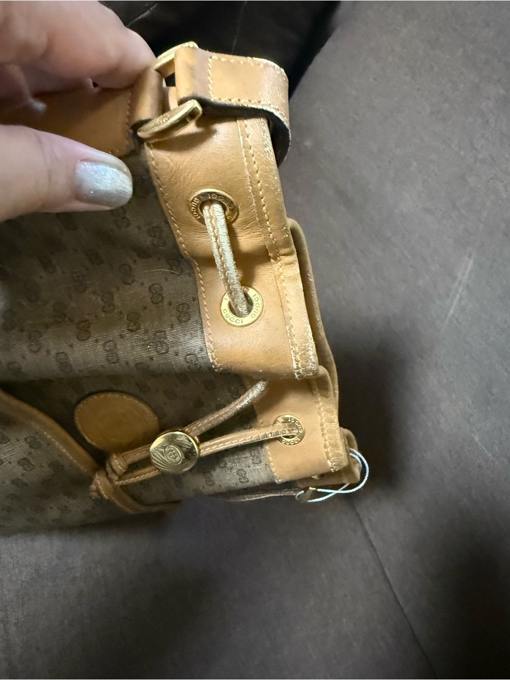 Classic Tan Drawstring Bucket Bag- Vintage Piece - Picture 2 of 8